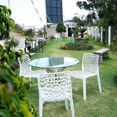 Paradise Perfect - Non Smoking Non Alcoholic No Unmarried Couples Ooty Dış mekan fotoğraf